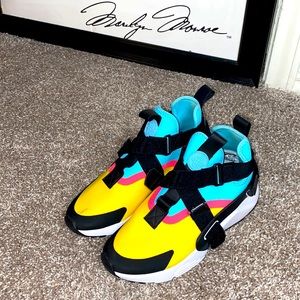 Nike Air Huarache City Sneakers